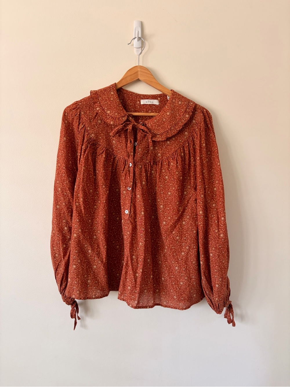 Doen Billie Jean Top in the Tamarillo Prairie Paisley XS Like New